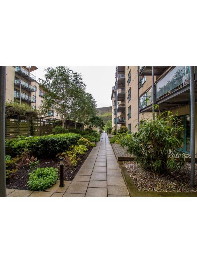 Central And Stylish One Bedroom Apartment Edinburgh Exterior foto