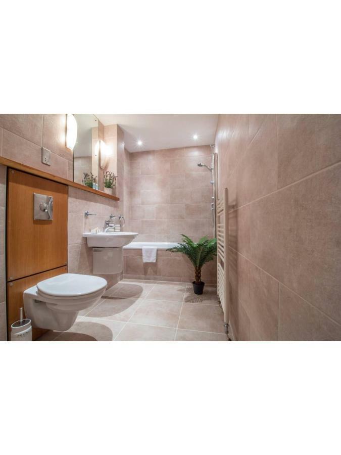 Central And Stylish One Bedroom Apartment Edinburgh Exterior foto
